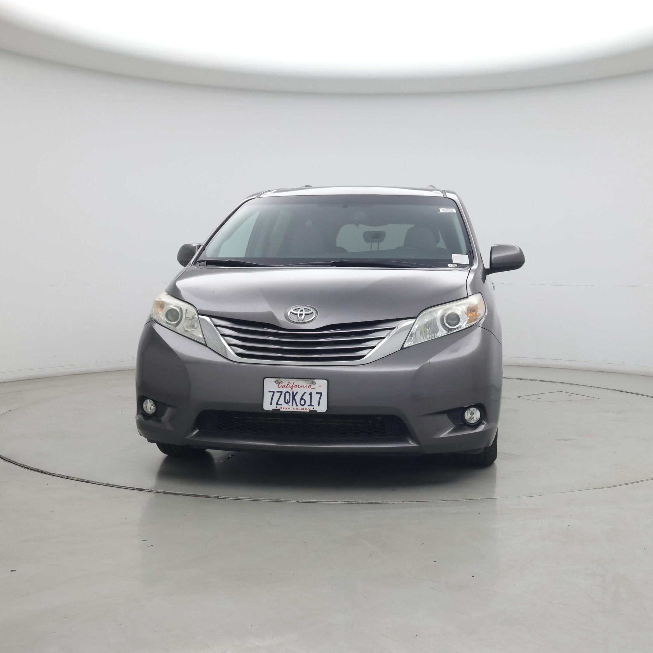 Thumbnail: 2017 Toyota Sienna - 5