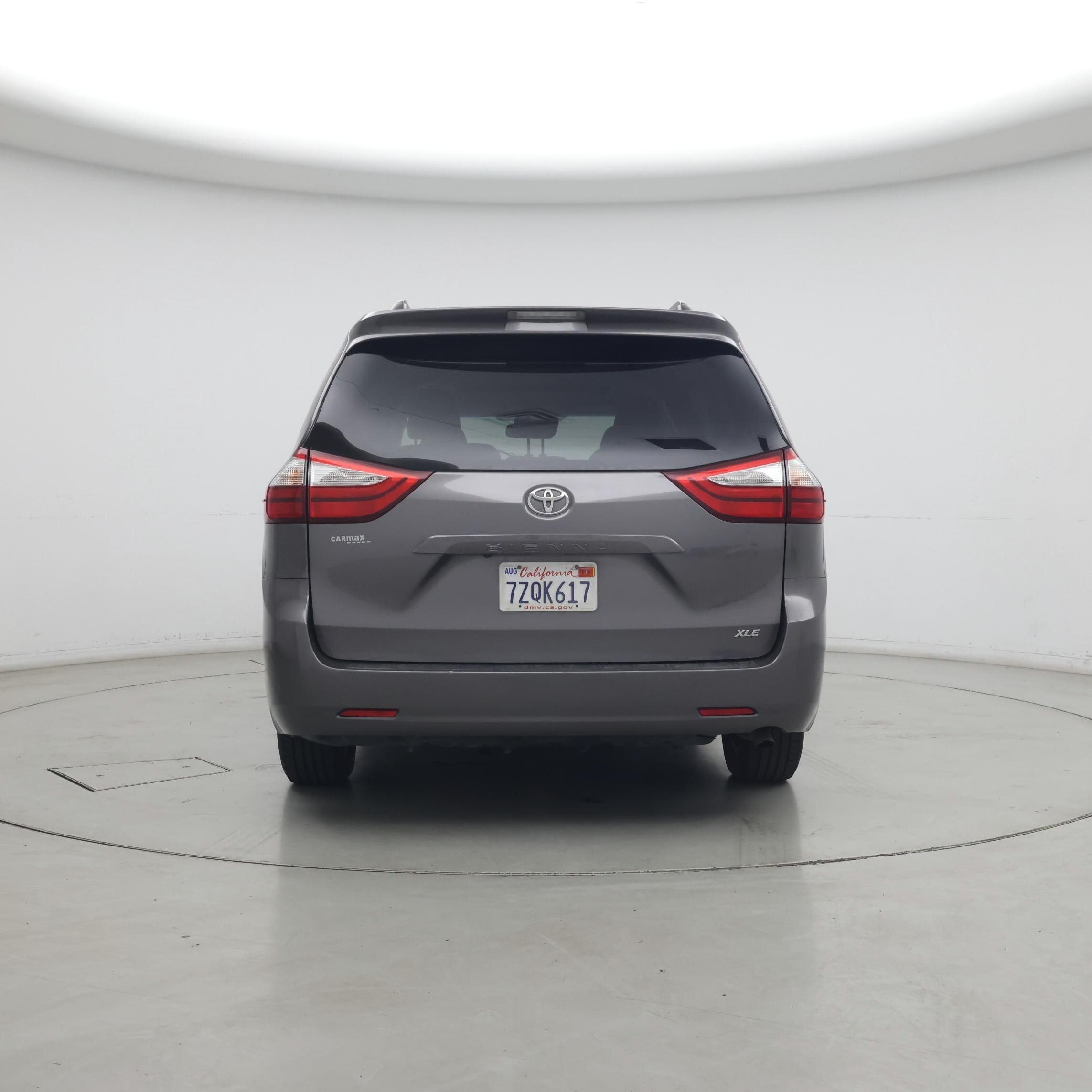 Thumbnail: 2017 Toyota Sienna - 6