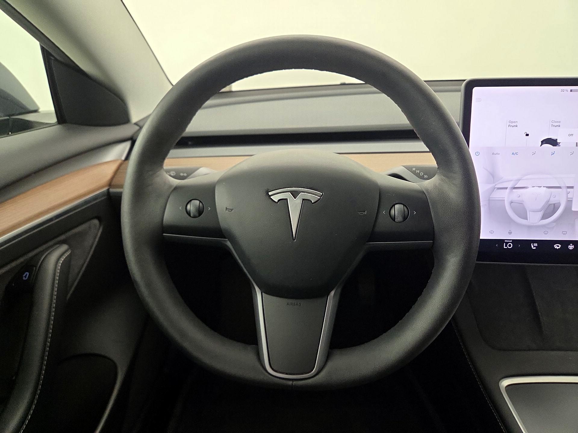 Thumbnail: 2023 Tesla Model 3 - 10