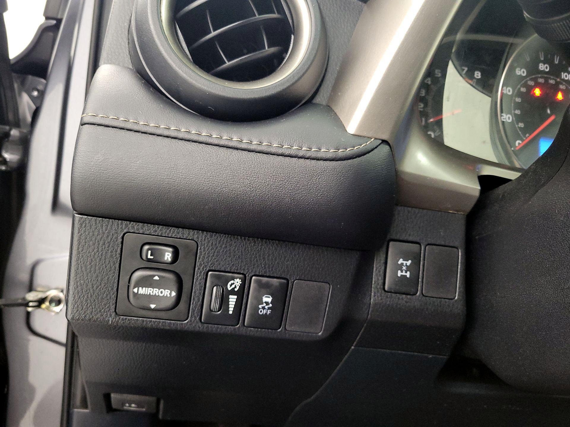Thumbnail: 2014 Toyota RAV4 - 13