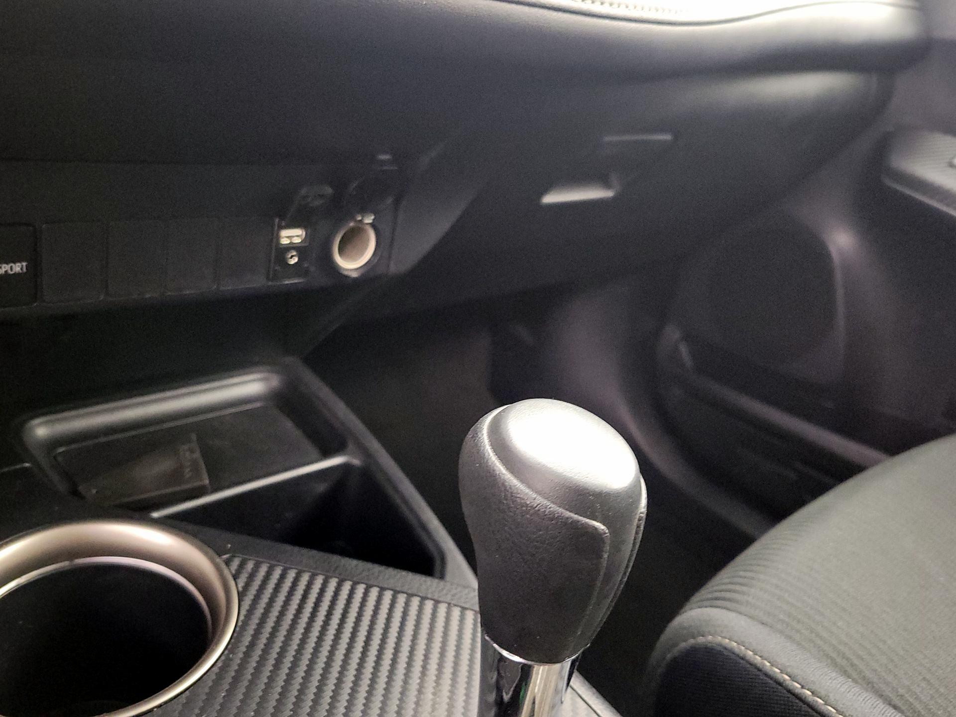 Thumbnail: 2014 Toyota RAV4 - 18