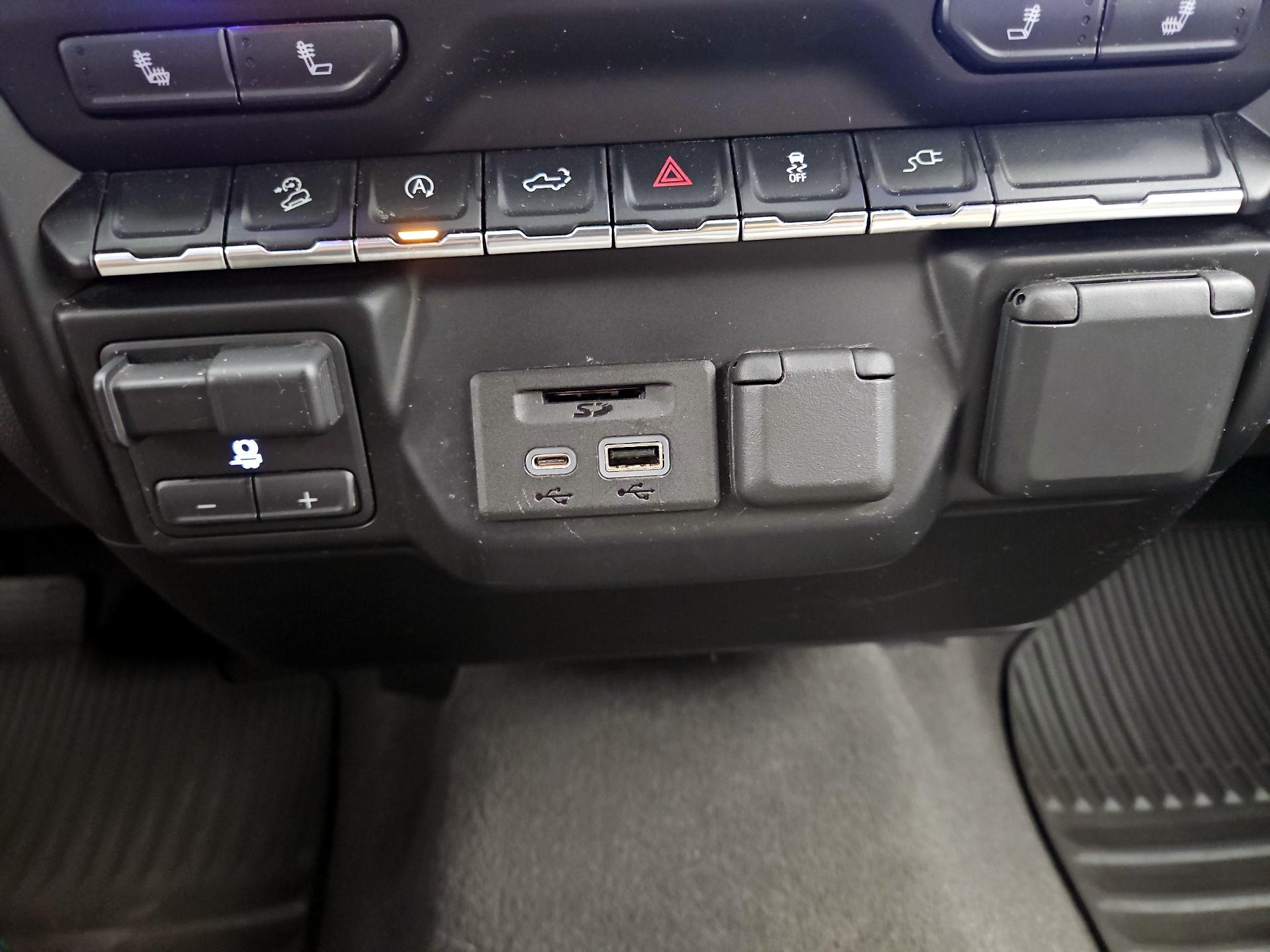 Thumbnail: 2021 Chevrolet Silverado 1500 - 18