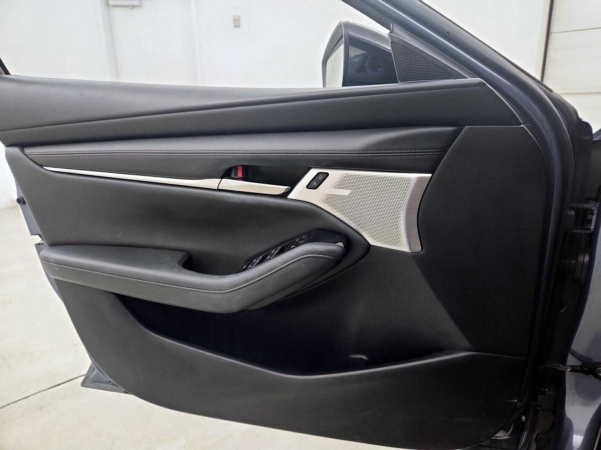 Thumbnail: 2022 Mazda Mazda3 - 12
