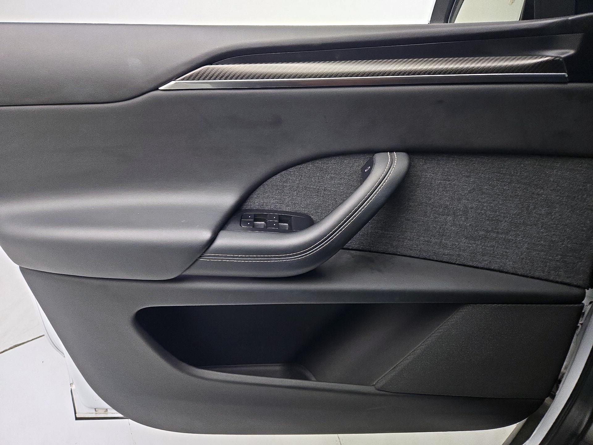 Thumbnail: 2022 Tesla Model X - 12