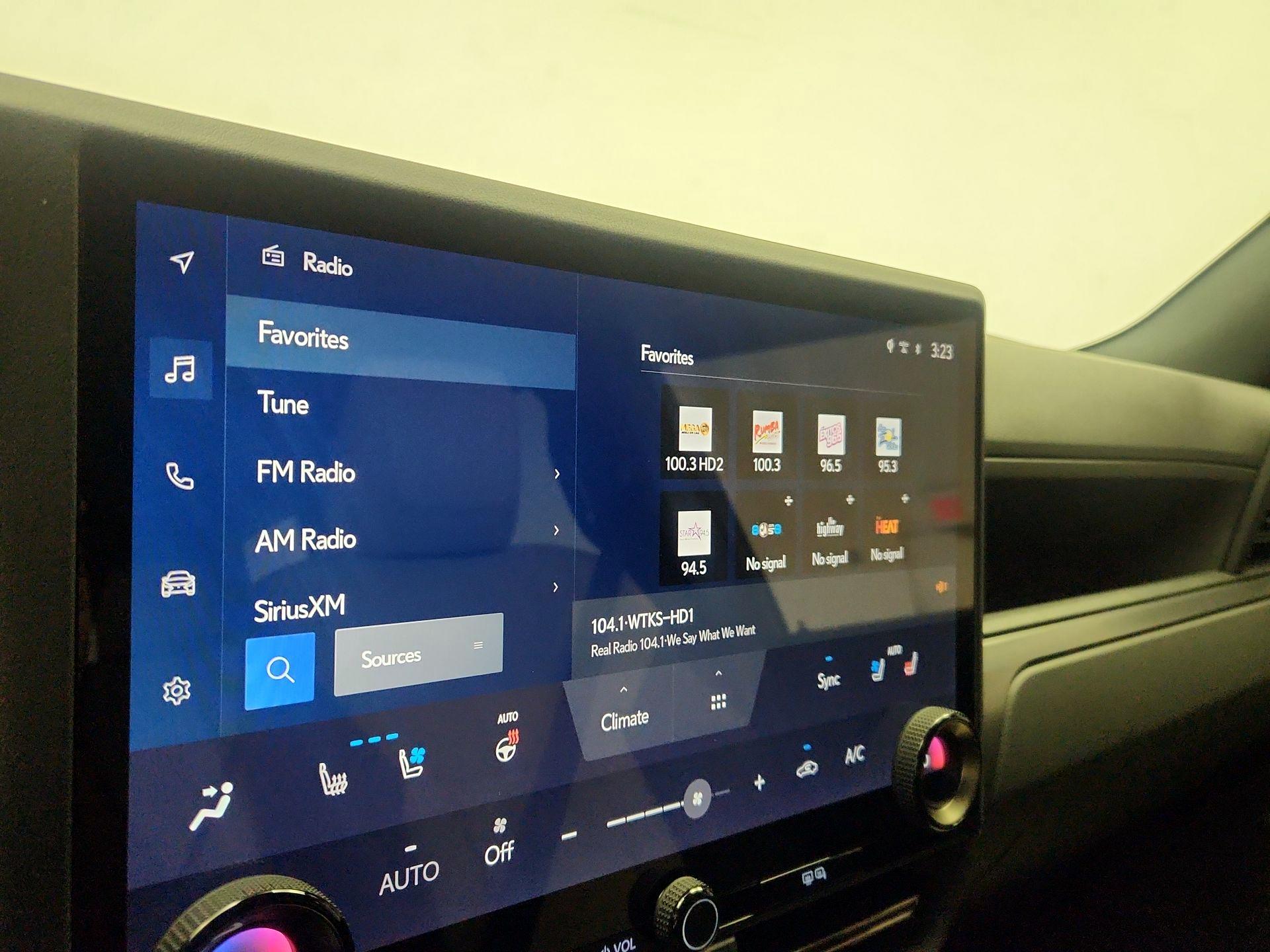 Thumbnail: 2024 Lexus GX - 15