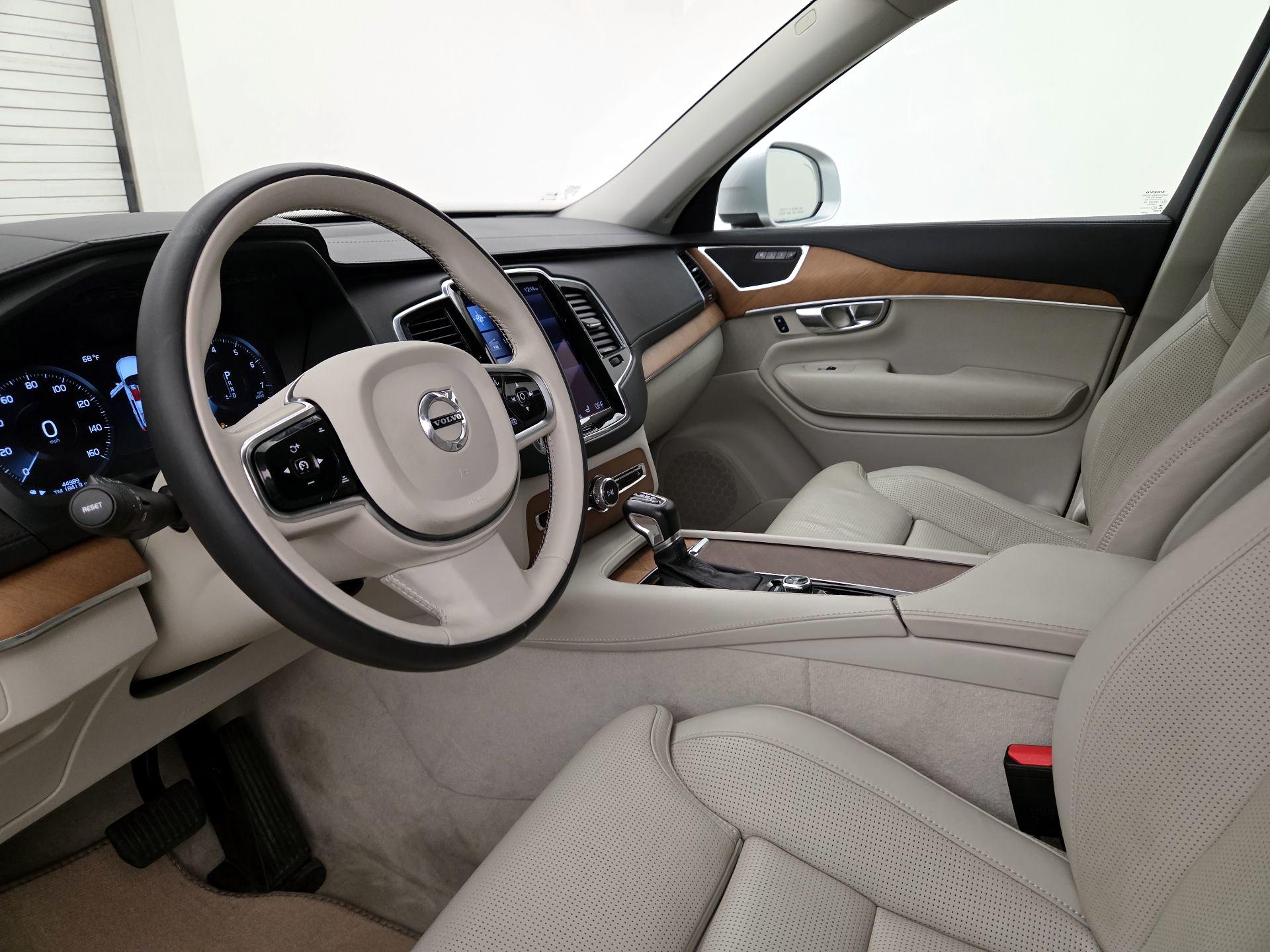 Thumbnail: 2016 Volvo XC90 - 11