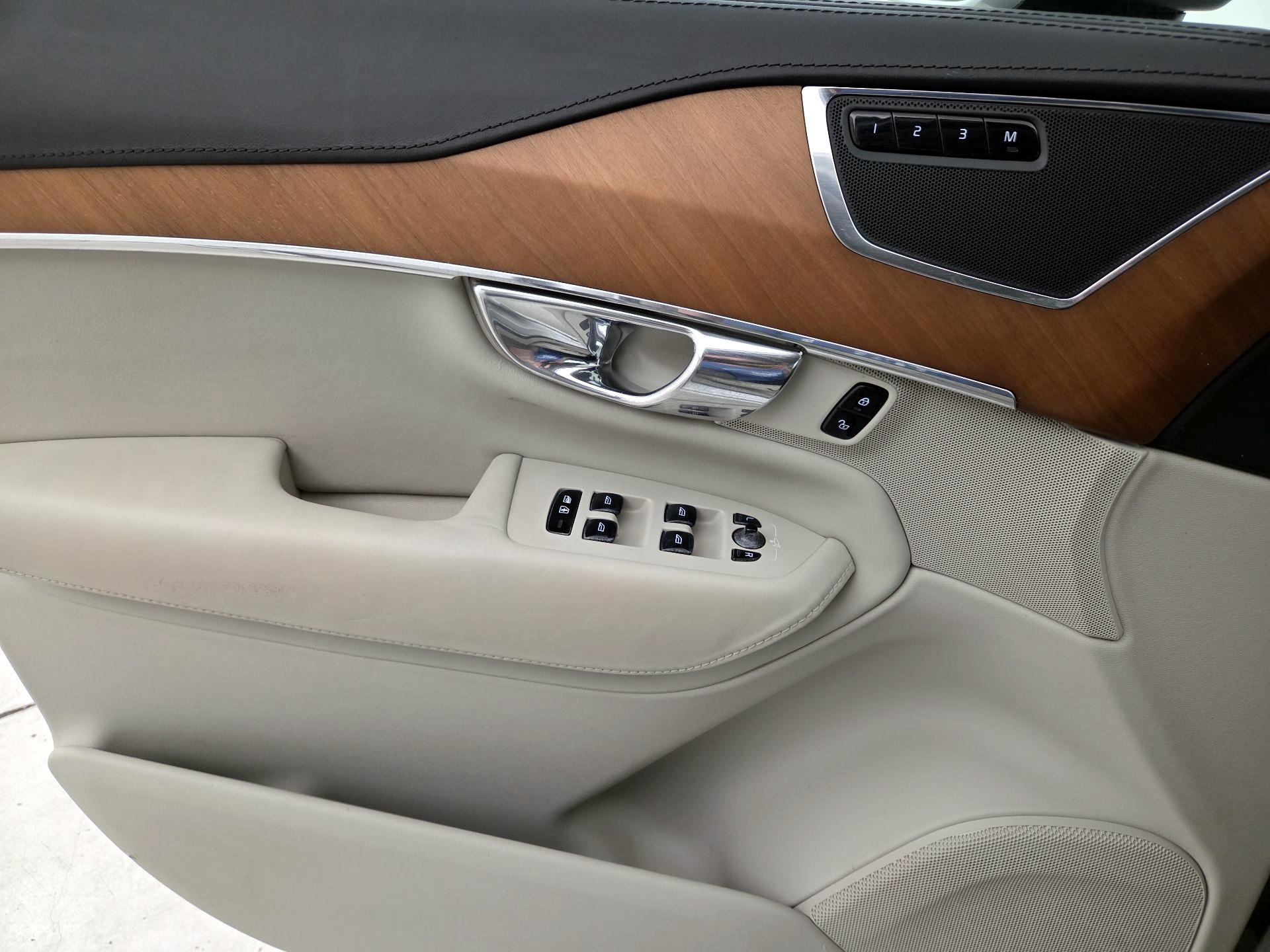 Thumbnail: 2016 Volvo XC90 - 12