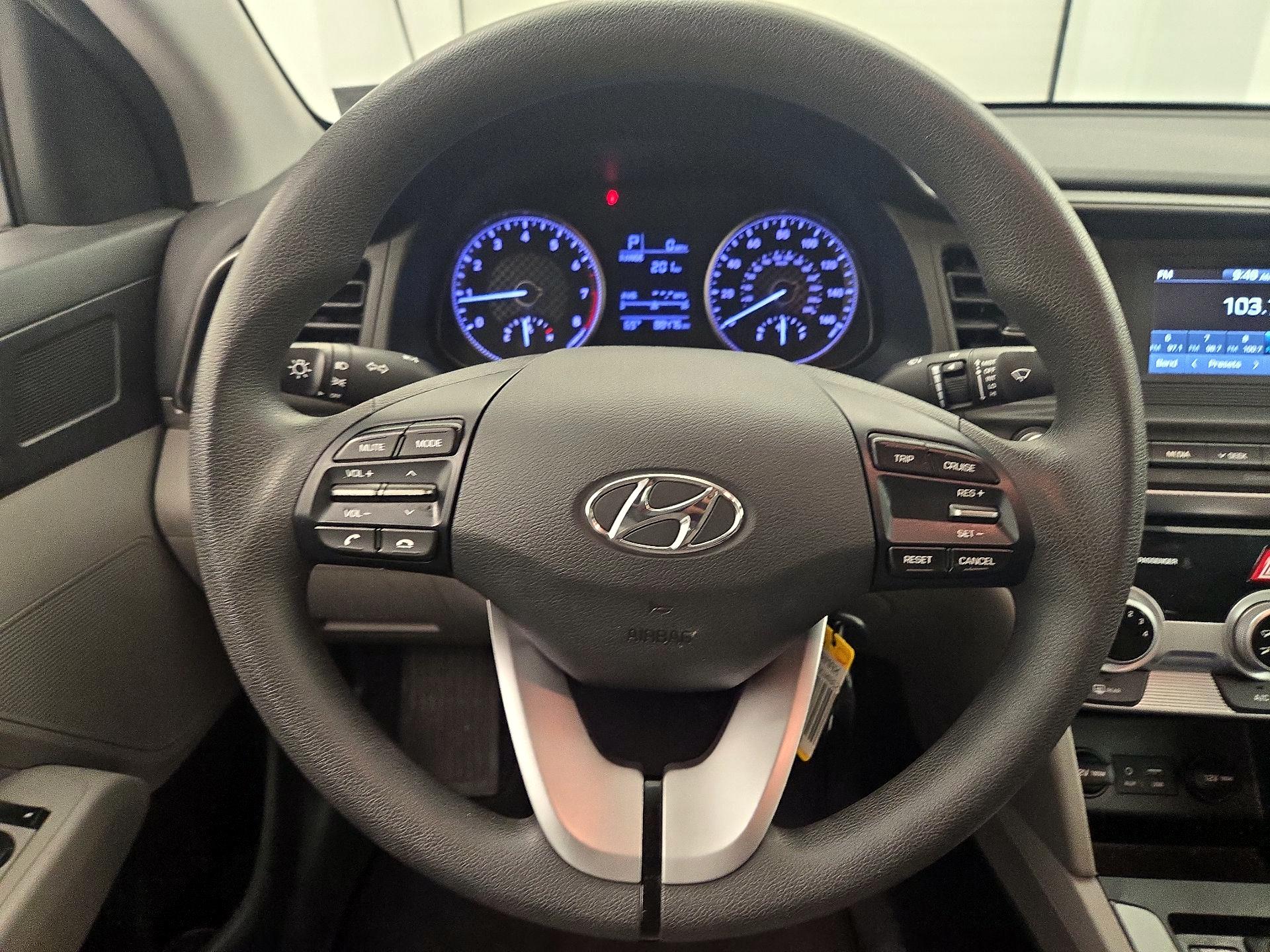 Thumbnail: 2019 Hyundai Elantra - 10