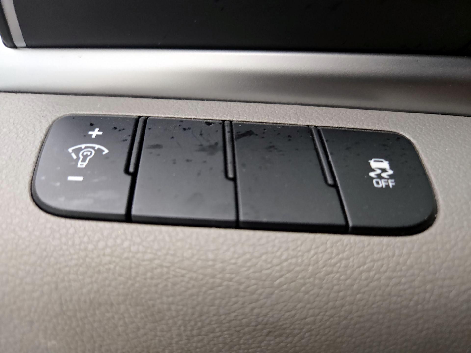 Thumbnail: 2019 Hyundai Elantra - 13