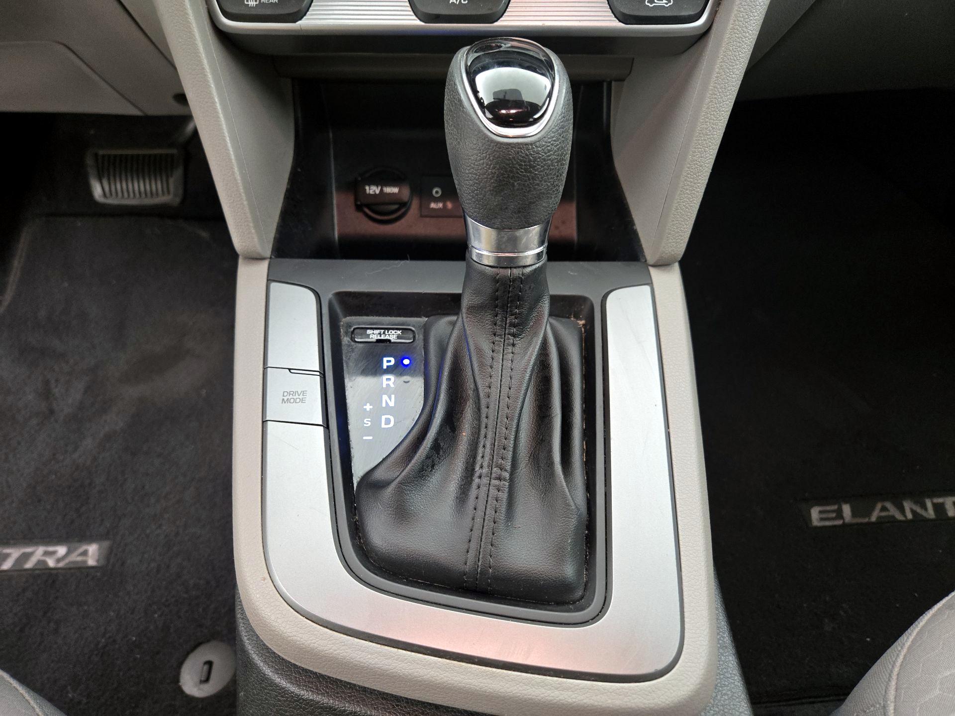Thumbnail: 2019 Hyundai Elantra - 17
