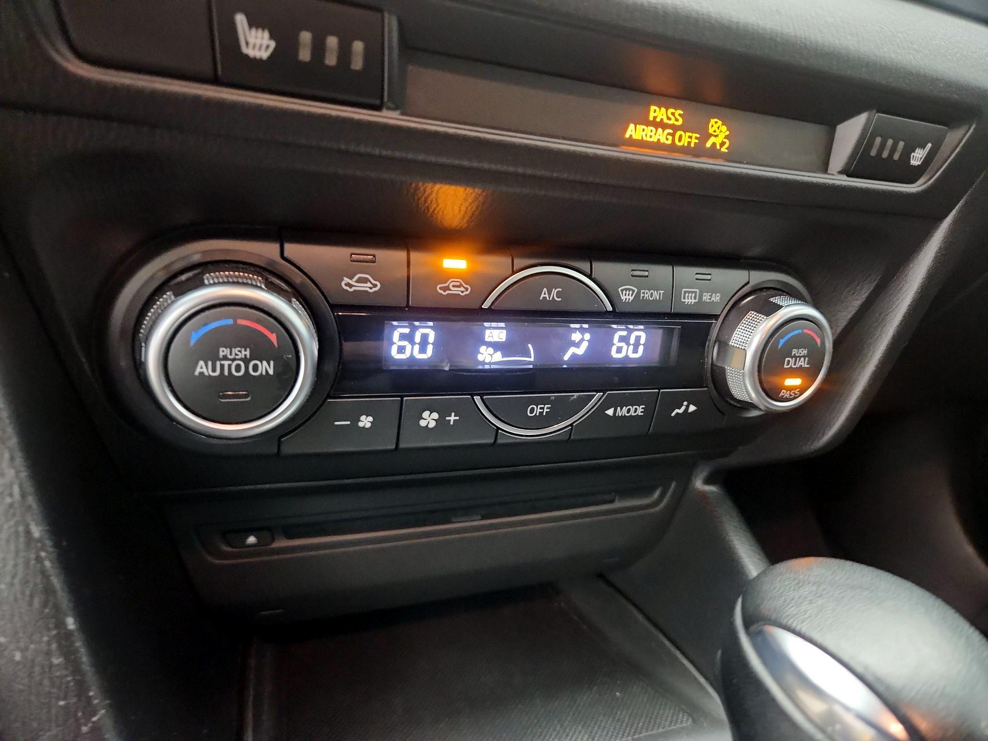 Thumbnail: 2016 Mazda Mazda3 - 17