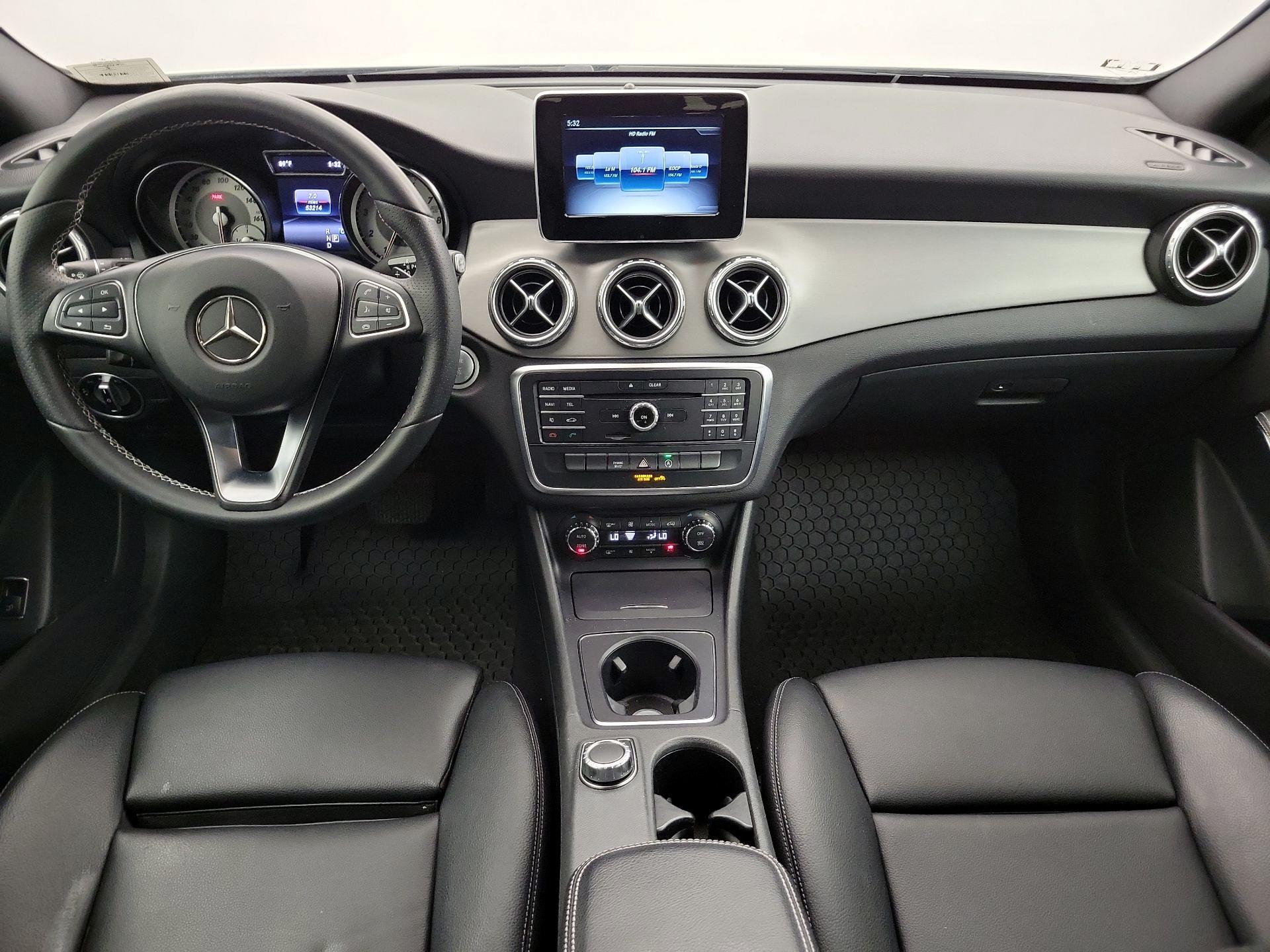 Thumbnail: 2017 Mercedes-Benz GLA - 9