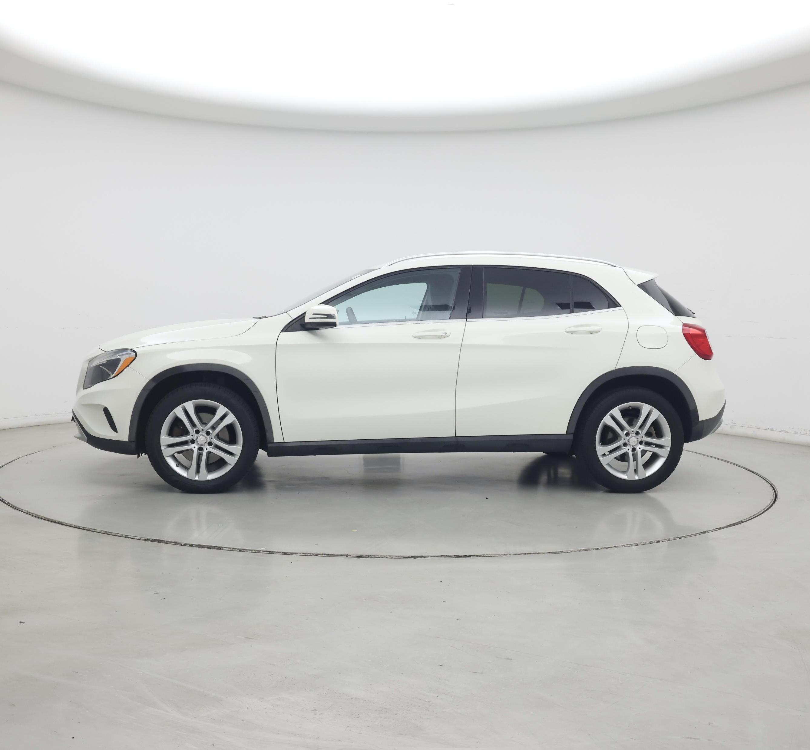 Thumbnail: 2017 Mercedes-Benz GLA - 3