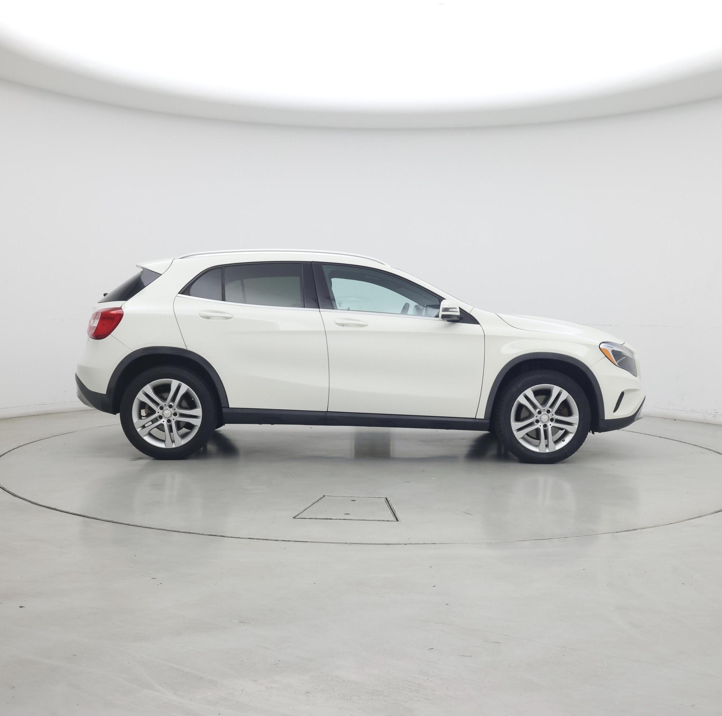 Thumbnail: 2017 Mercedes-Benz GLA - 7