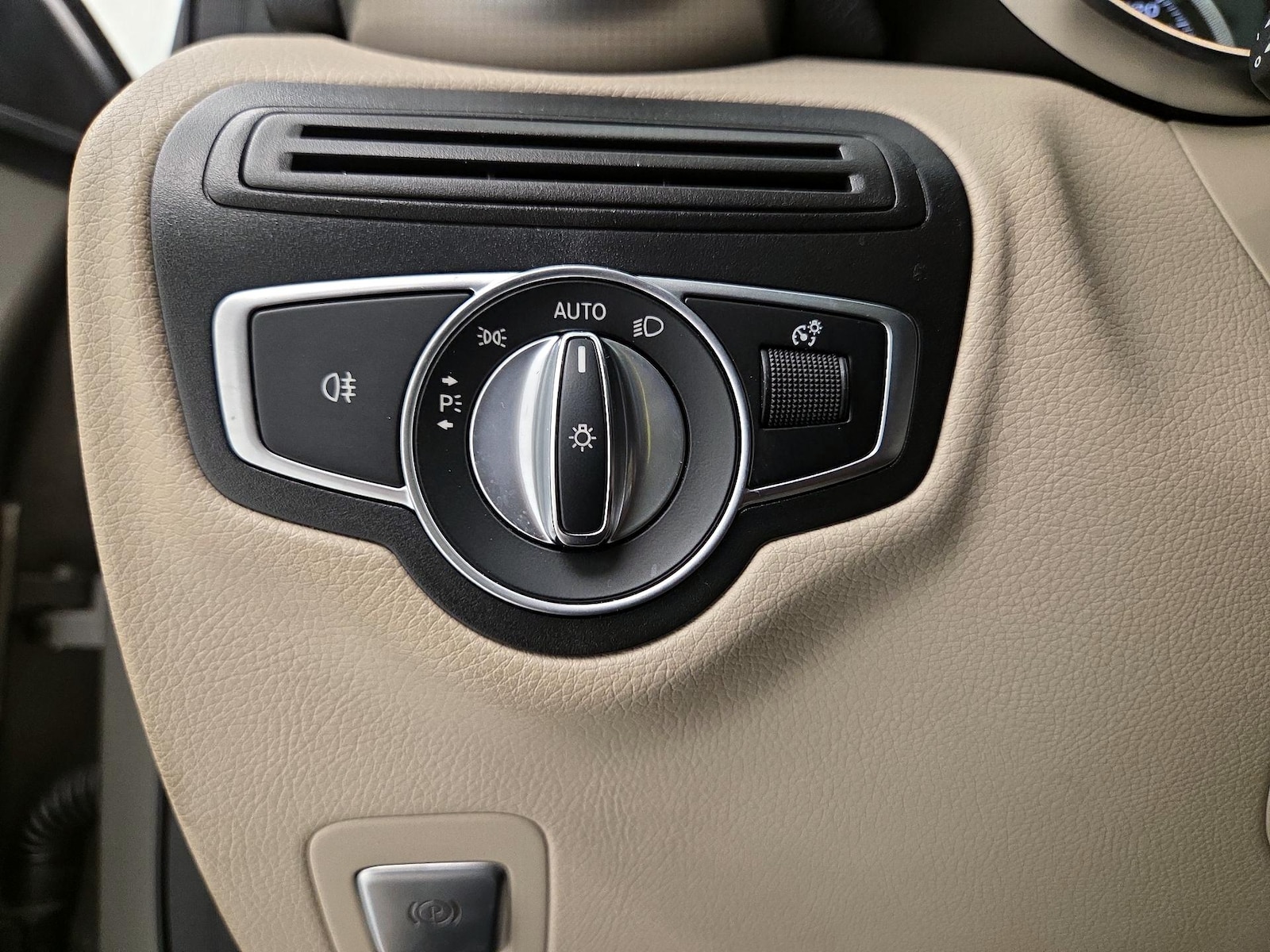 2019 Mercedes-Benz GLC GLC300 - Photo 14