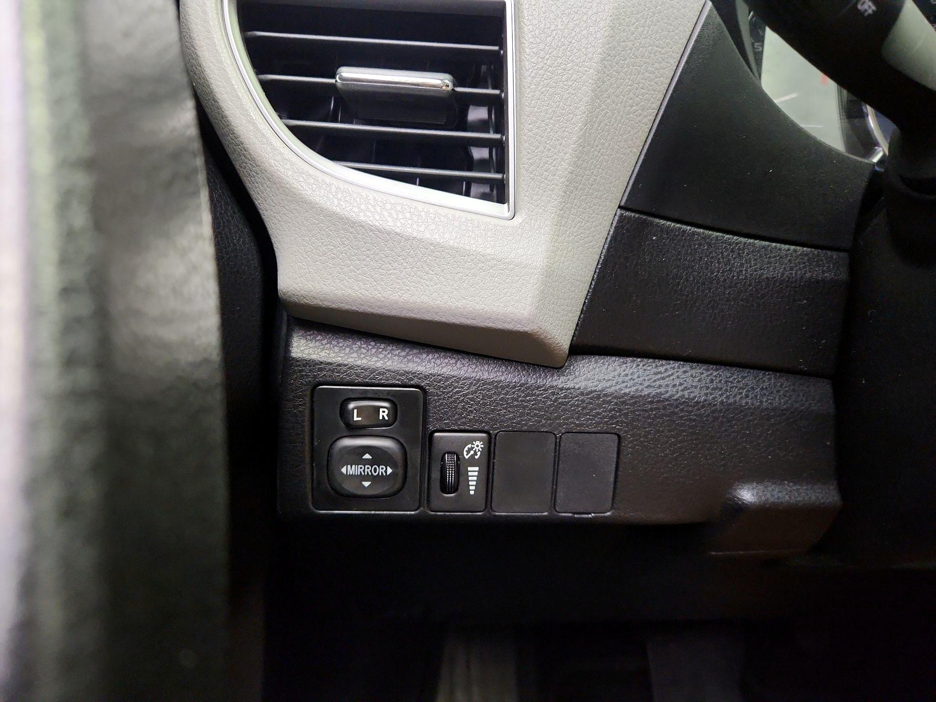 Thumbnail: 2014 Toyota Corolla - 13