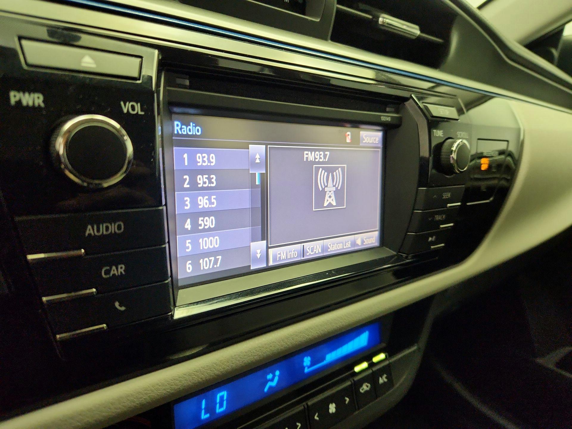 Thumbnail: 2014 Toyota Corolla - 15