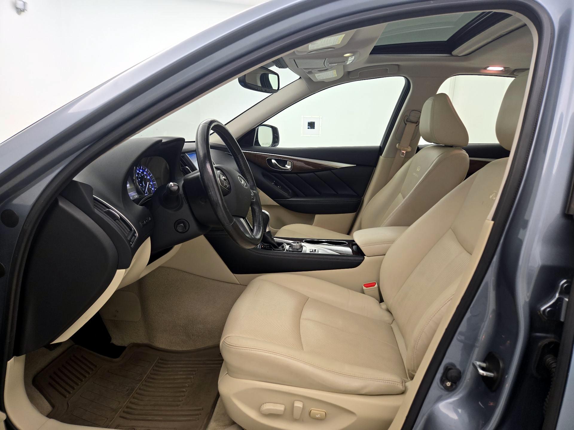 Thumbnail: 2014 INFINITI Q50 - 11