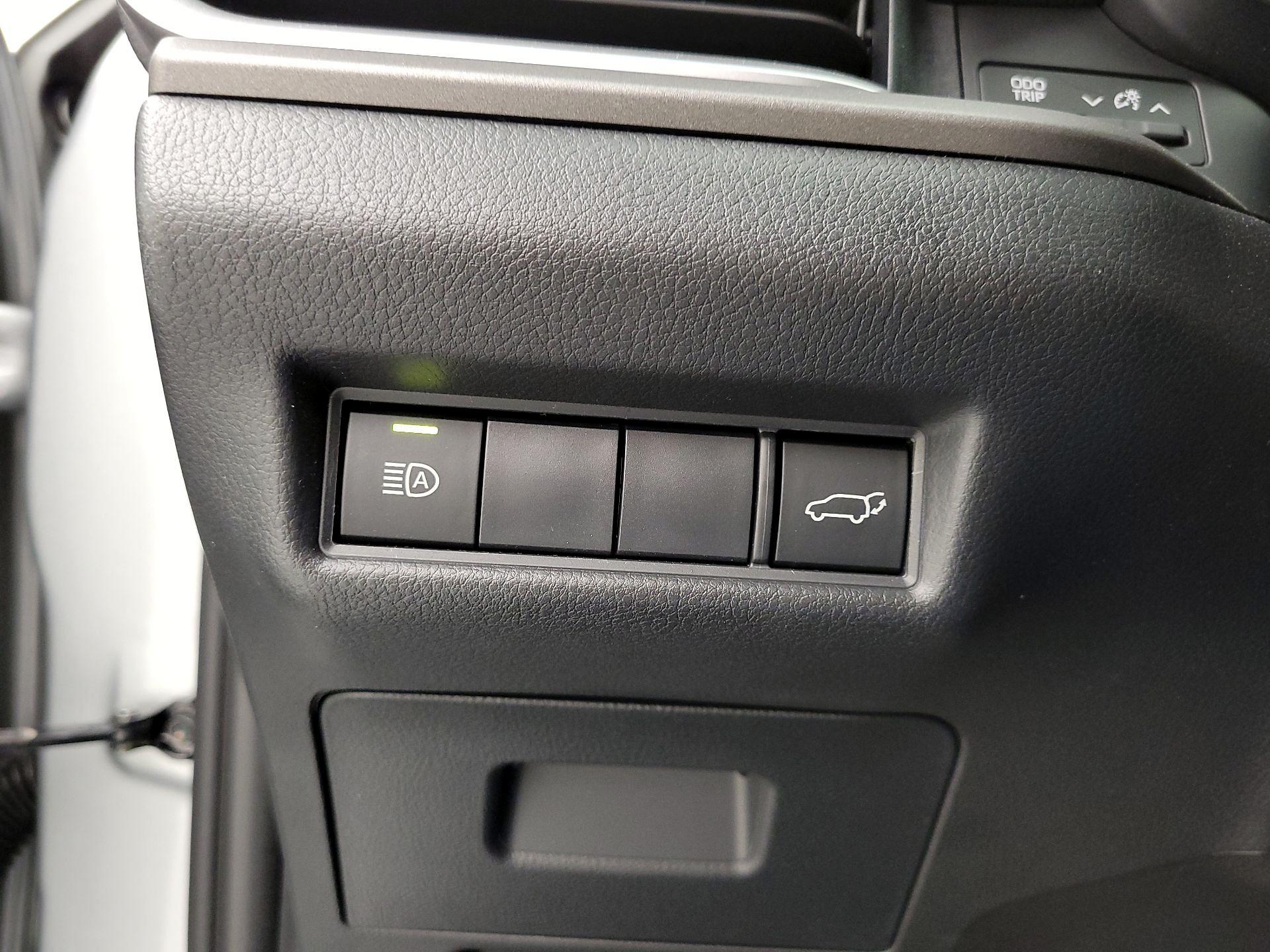Thumbnail: 2026 Toyota Highlander - 13