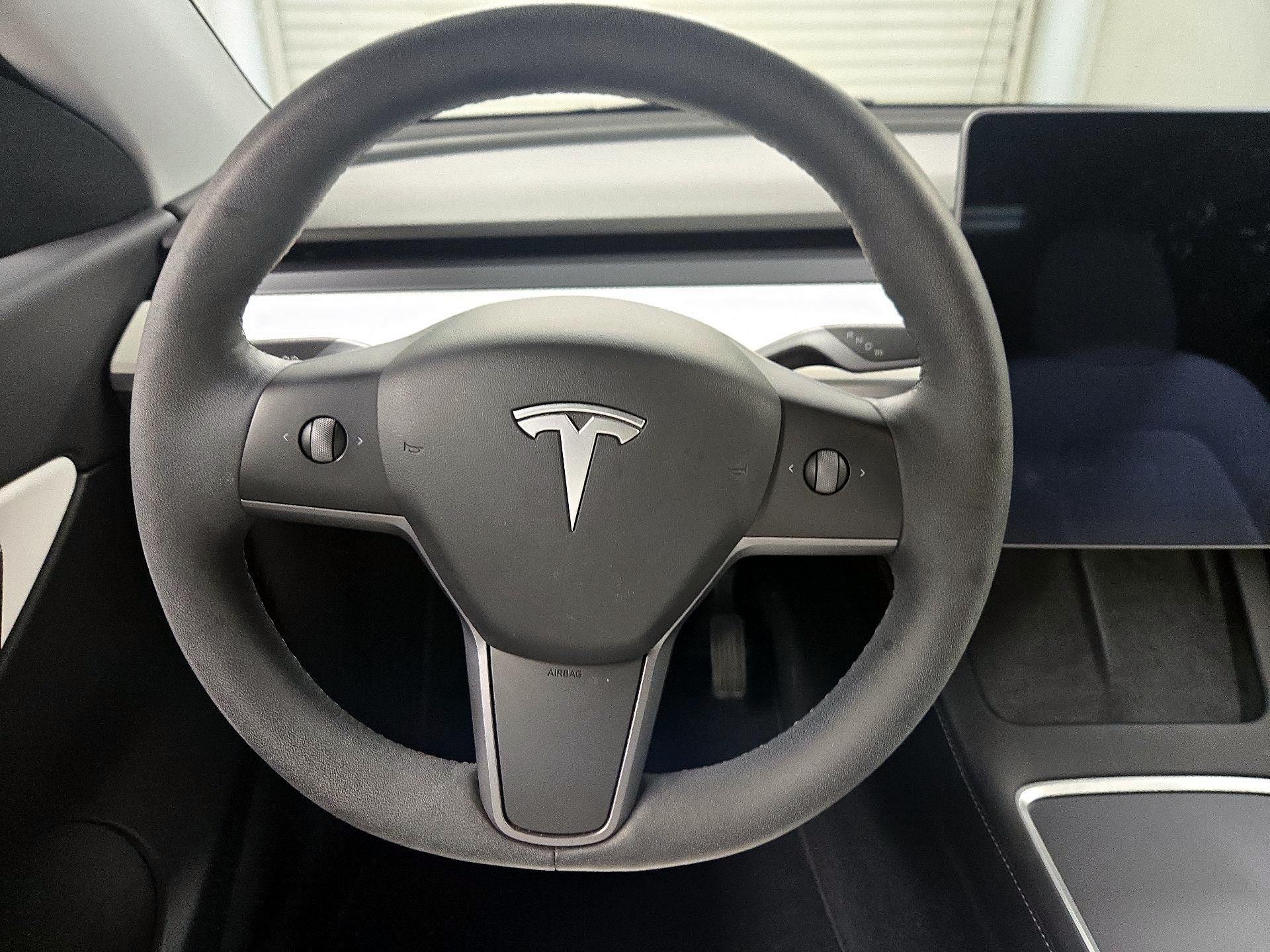 Thumbnail: 2022 Tesla Model Y - 10