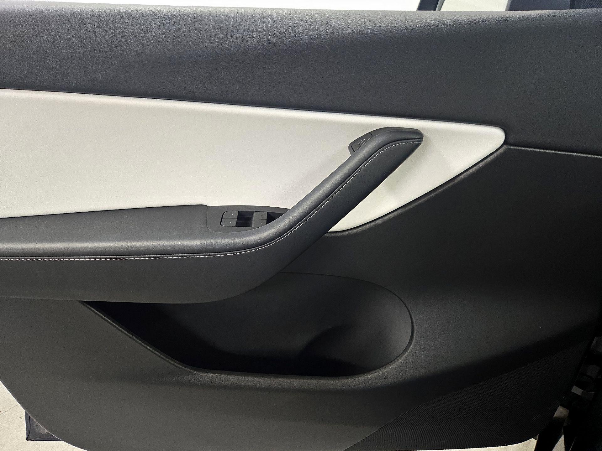 Thumbnail: 2022 Tesla Model Y - 12