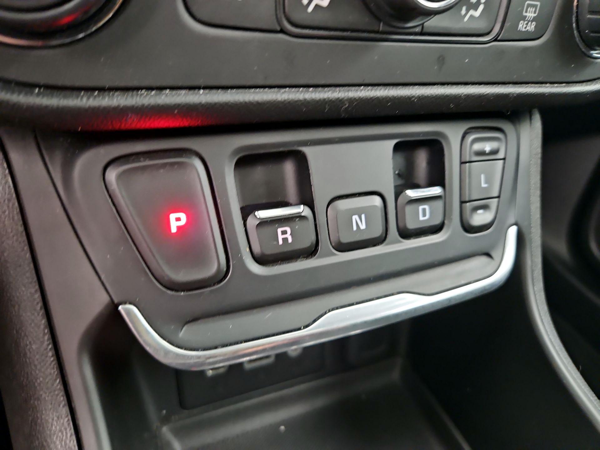 Thumbnail: 2018 GMC Terrain - 17