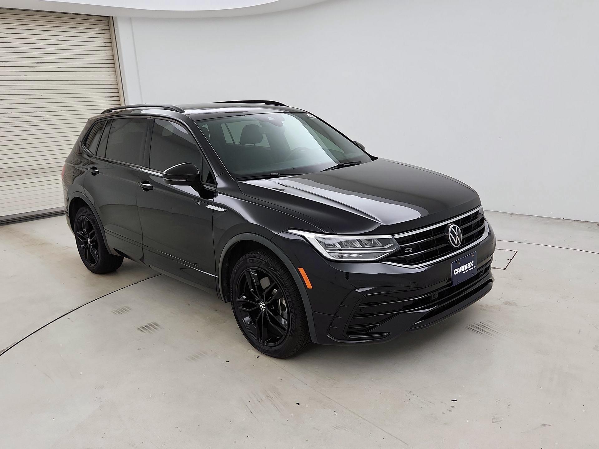 Thumbnail: 2022 Volkswagen Tiguan - 1