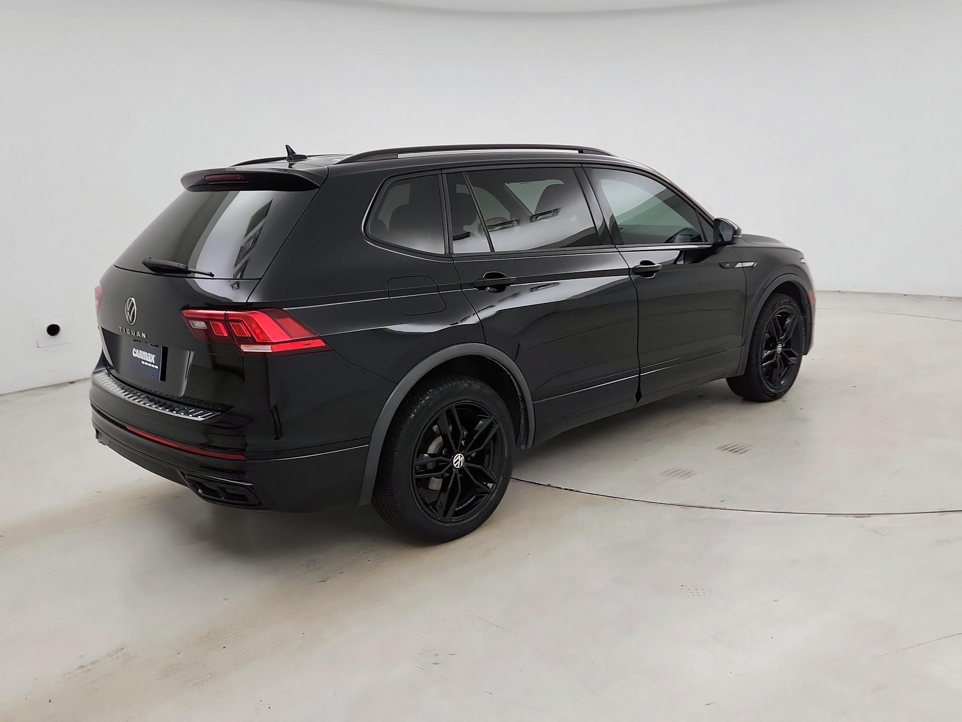 Thumbnail: 2022 Volkswagen Tiguan - 5