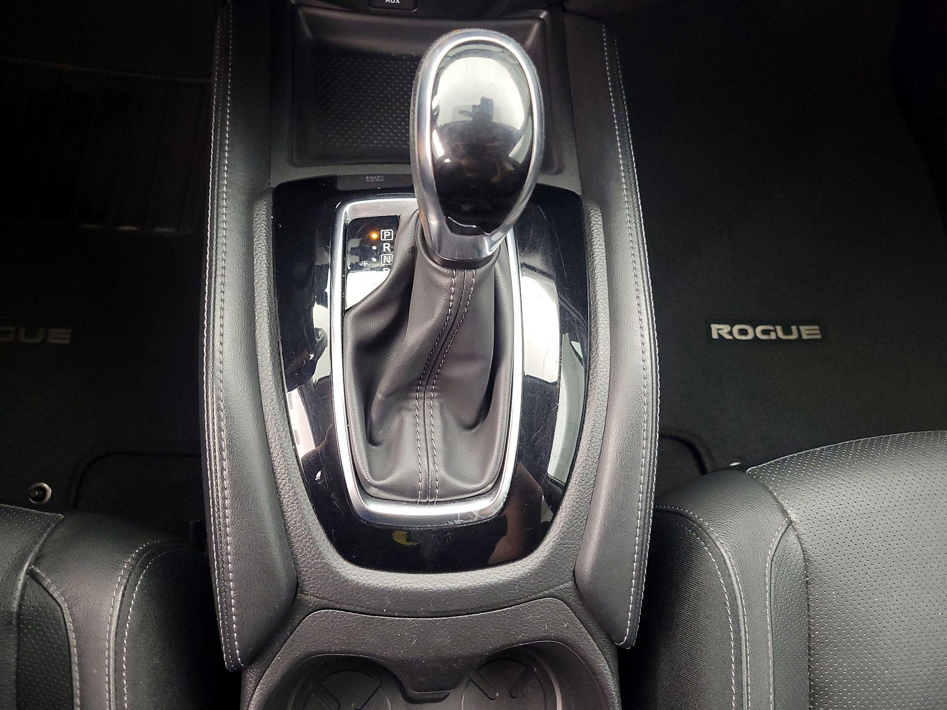 Thumbnail: 2017 Nissan Rogue - 18