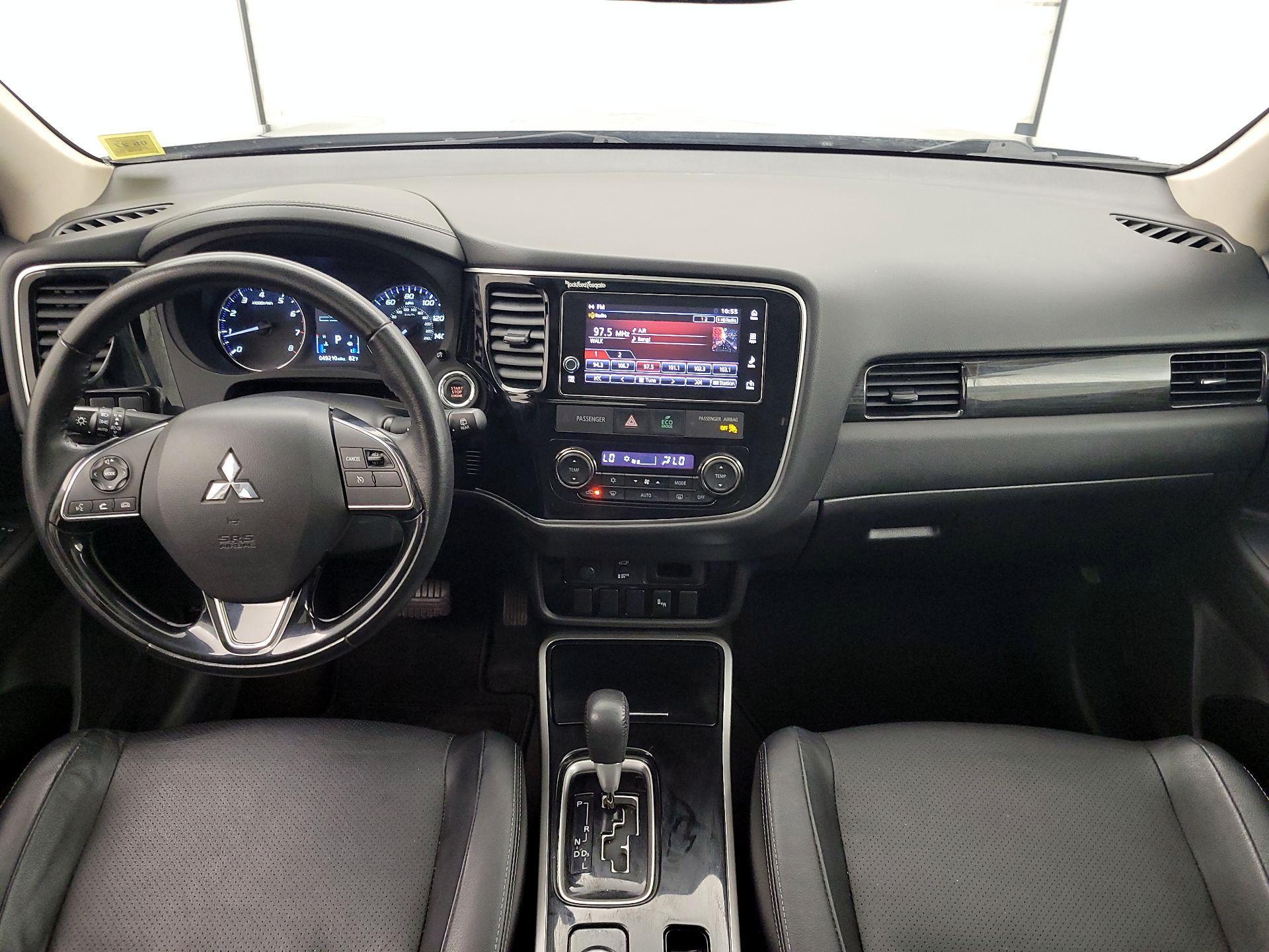 Thumbnail: 2017 Mitsubishi Outlander - 9