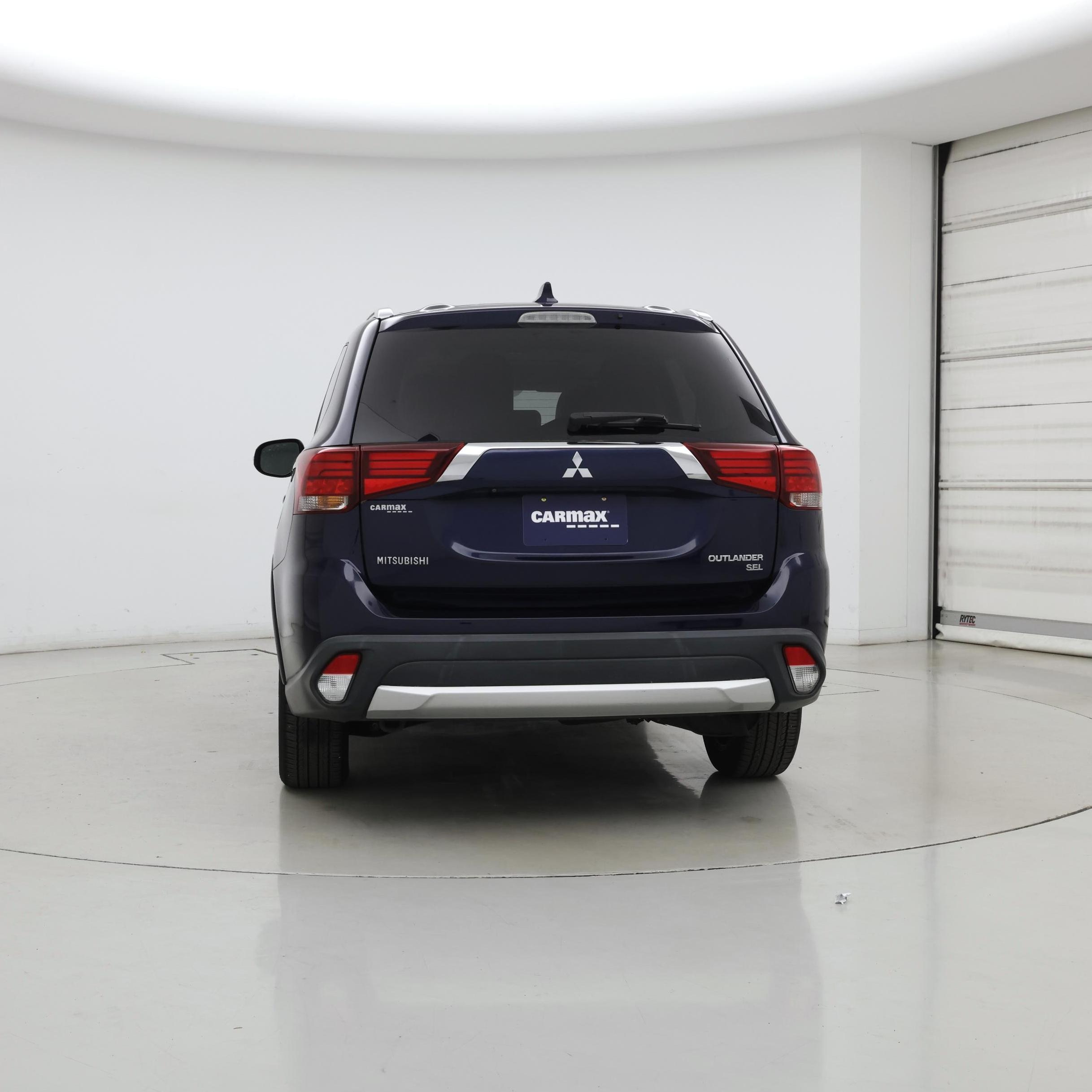 Thumbnail: 2017 Mitsubishi Outlander - 6