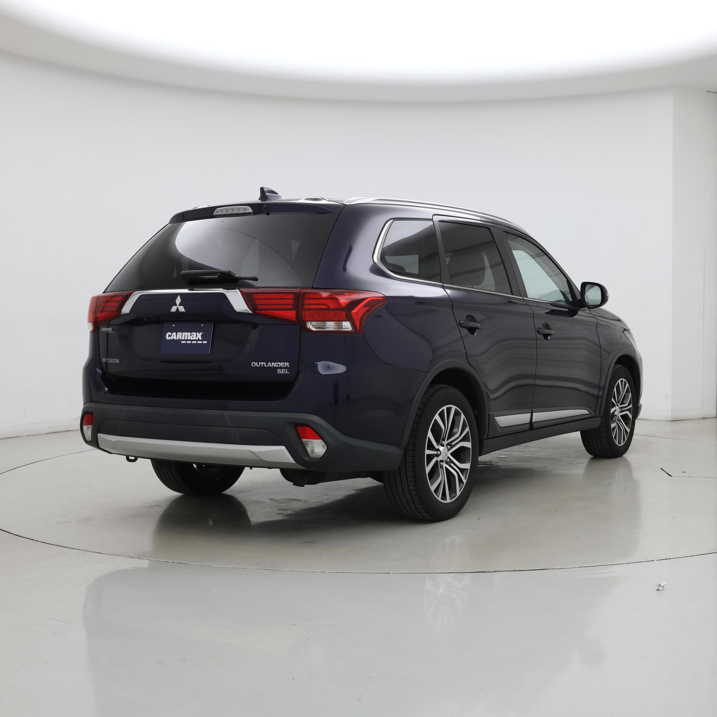 Thumbnail: 2017 Mitsubishi Outlander - 8