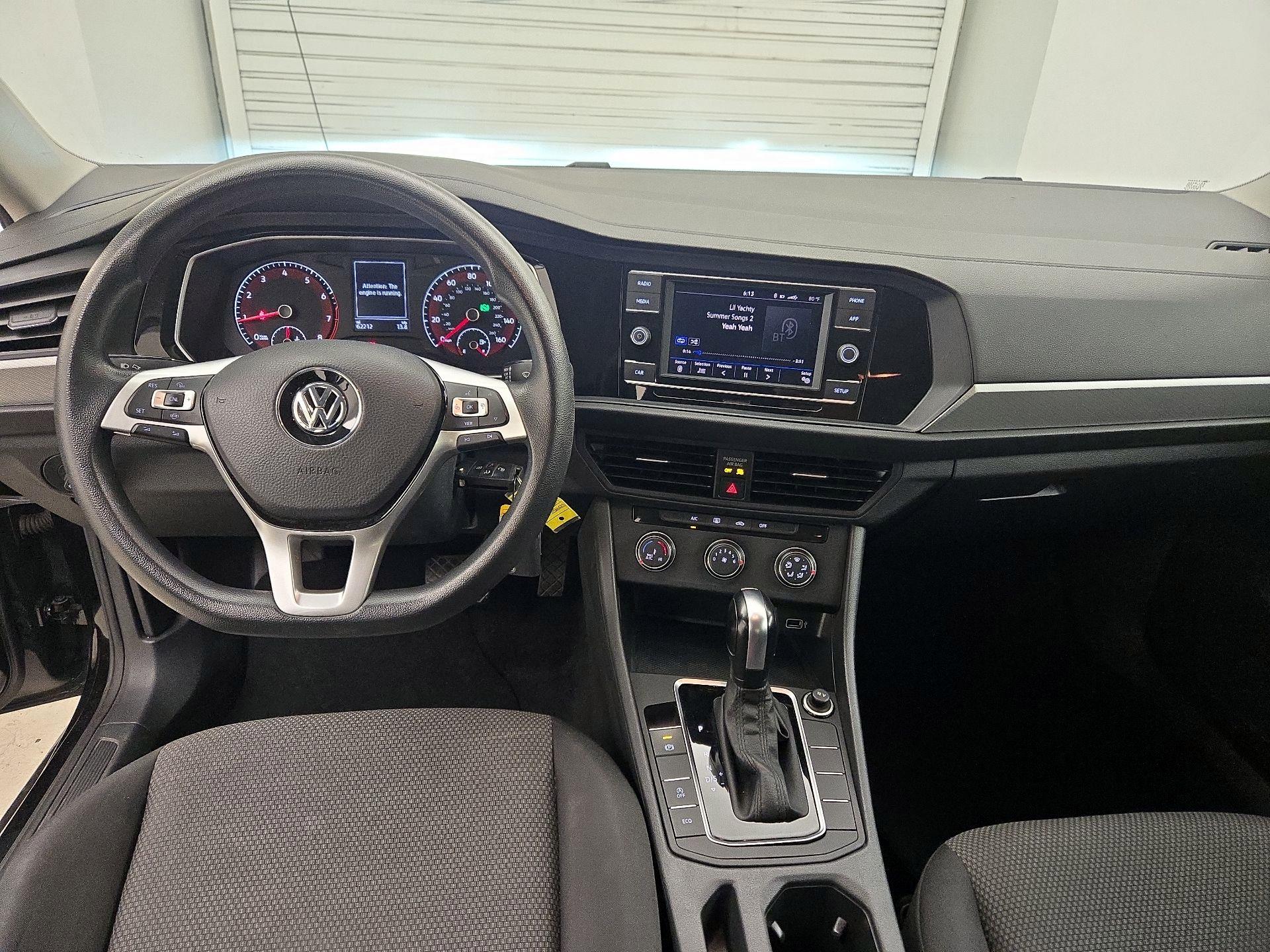 Thumbnail: 2019 Volkswagen Jetta - 9