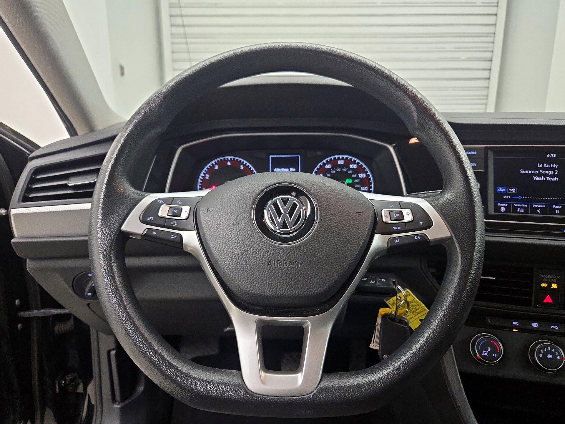 Thumbnail: 2019 Volkswagen Jetta - 10