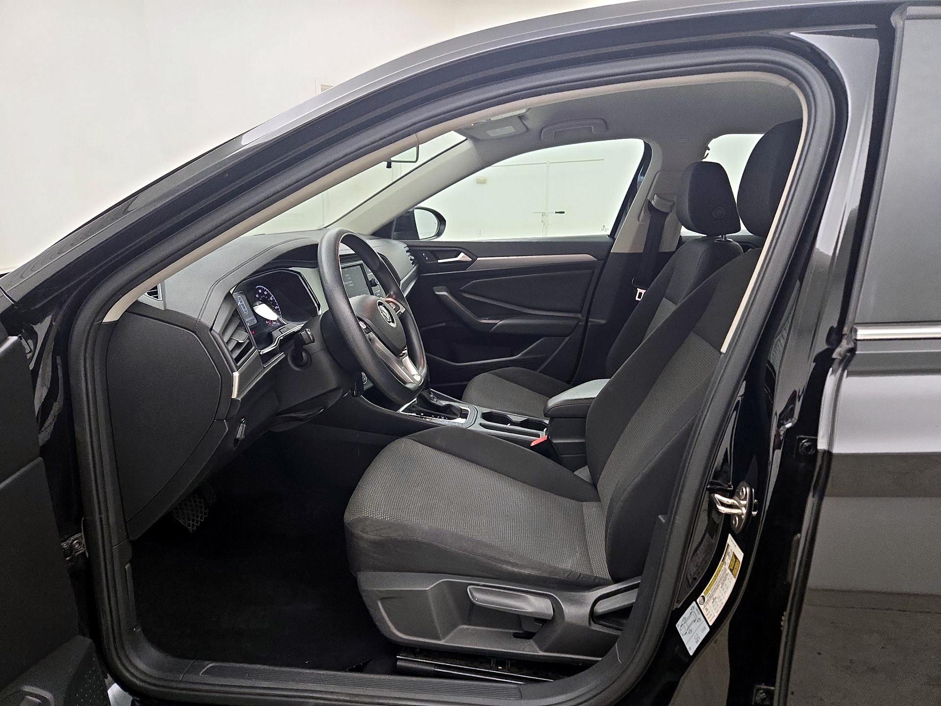 Thumbnail: 2019 Volkswagen Jetta - 11