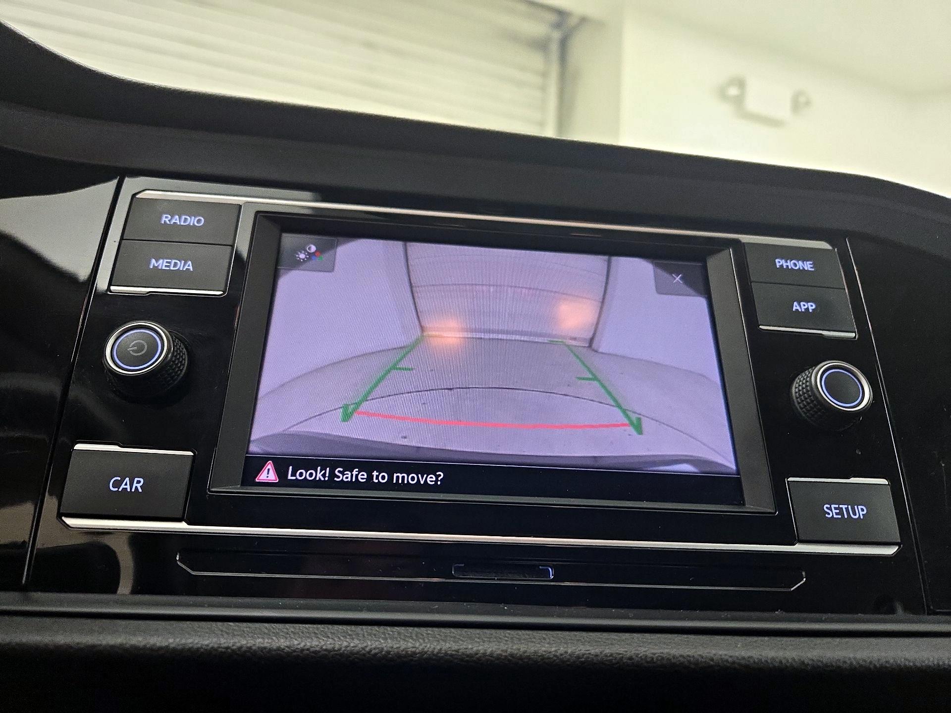 Thumbnail: 2019 Volkswagen Jetta - 14