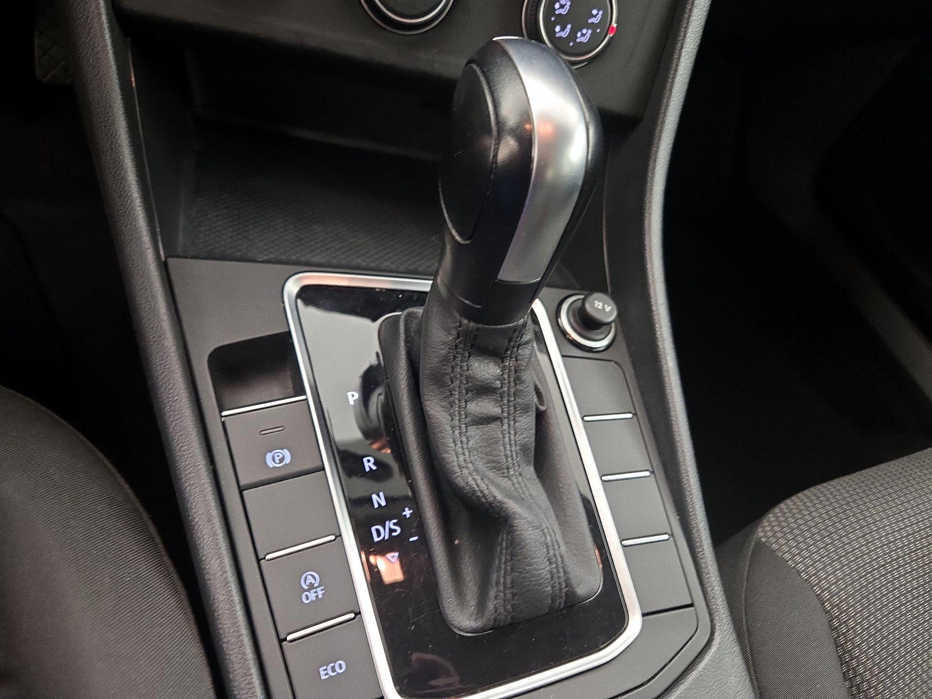 Thumbnail: 2019 Volkswagen Jetta - 17