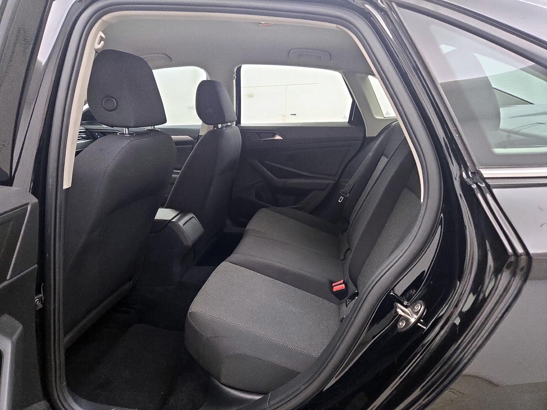 Thumbnail: 2019 Volkswagen Jetta - 19