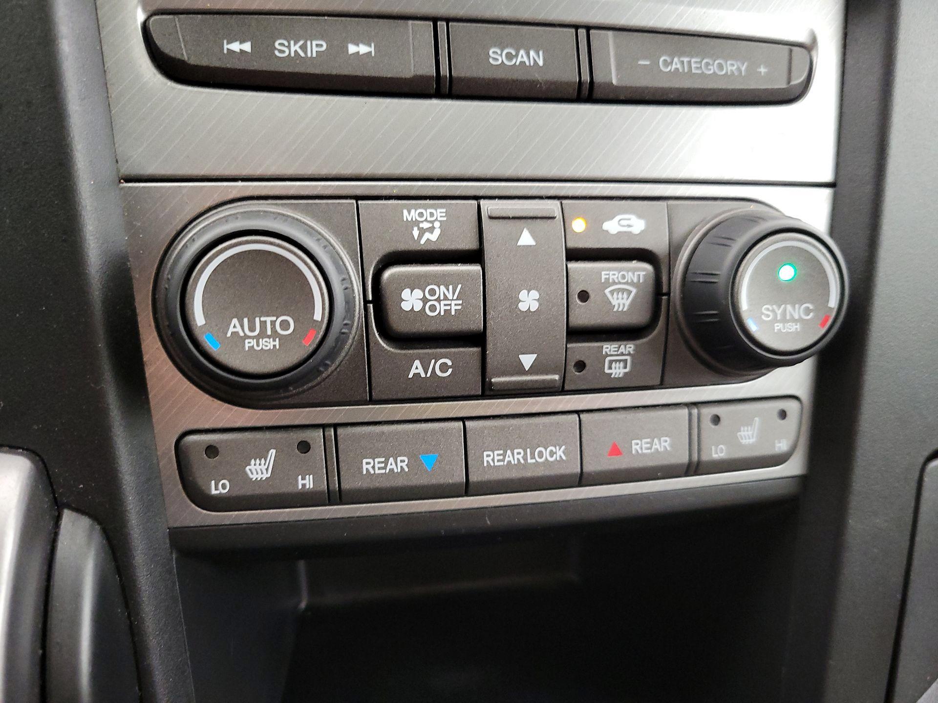 Thumbnail: 2014 Honda Pilot - 17