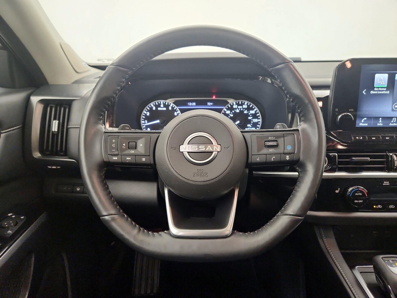 2023 Nissan Pathfinder SL - Photo 11