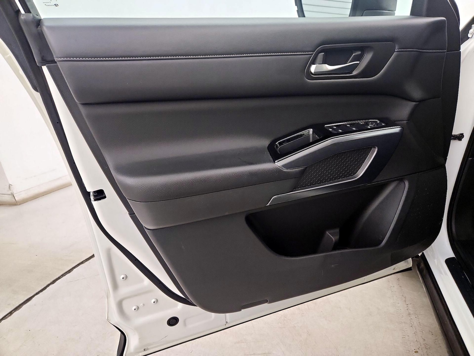 2023 Nissan Pathfinder SL - Photo 13