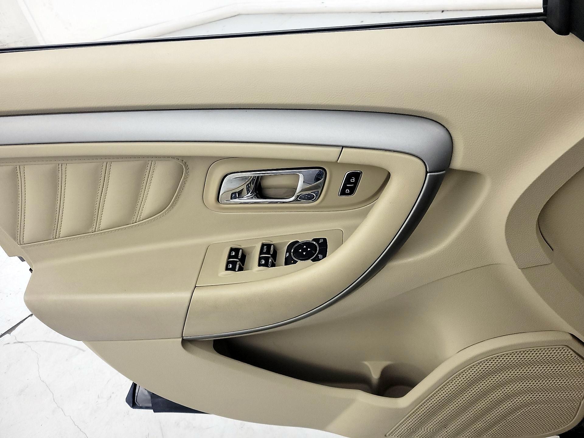 Thumbnail: 2014 Ford Taurus - 12