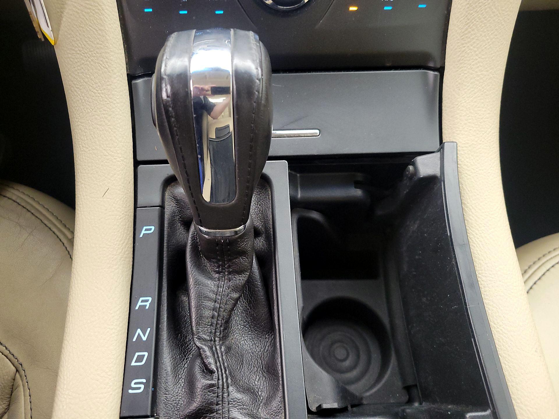 Thumbnail: 2014 Ford Taurus - 18