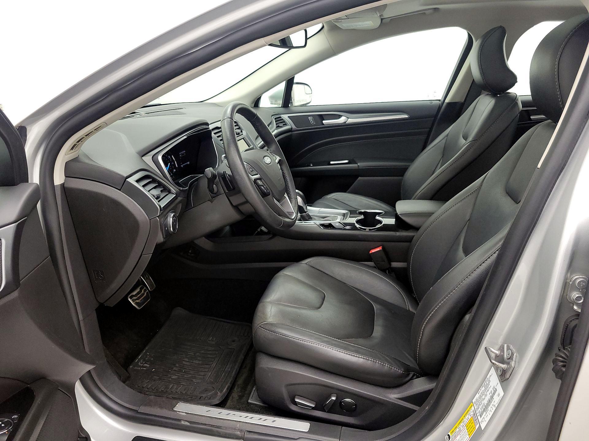 Thumbnail: 2016 Ford Fusion - 11