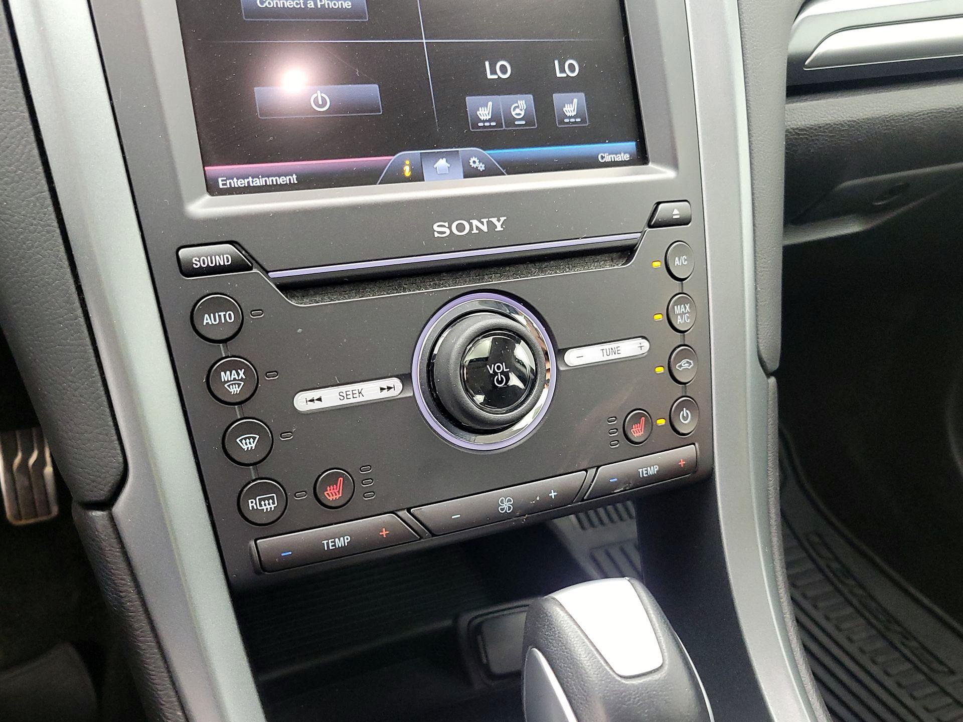 Thumbnail: 2016 Ford Fusion - 16