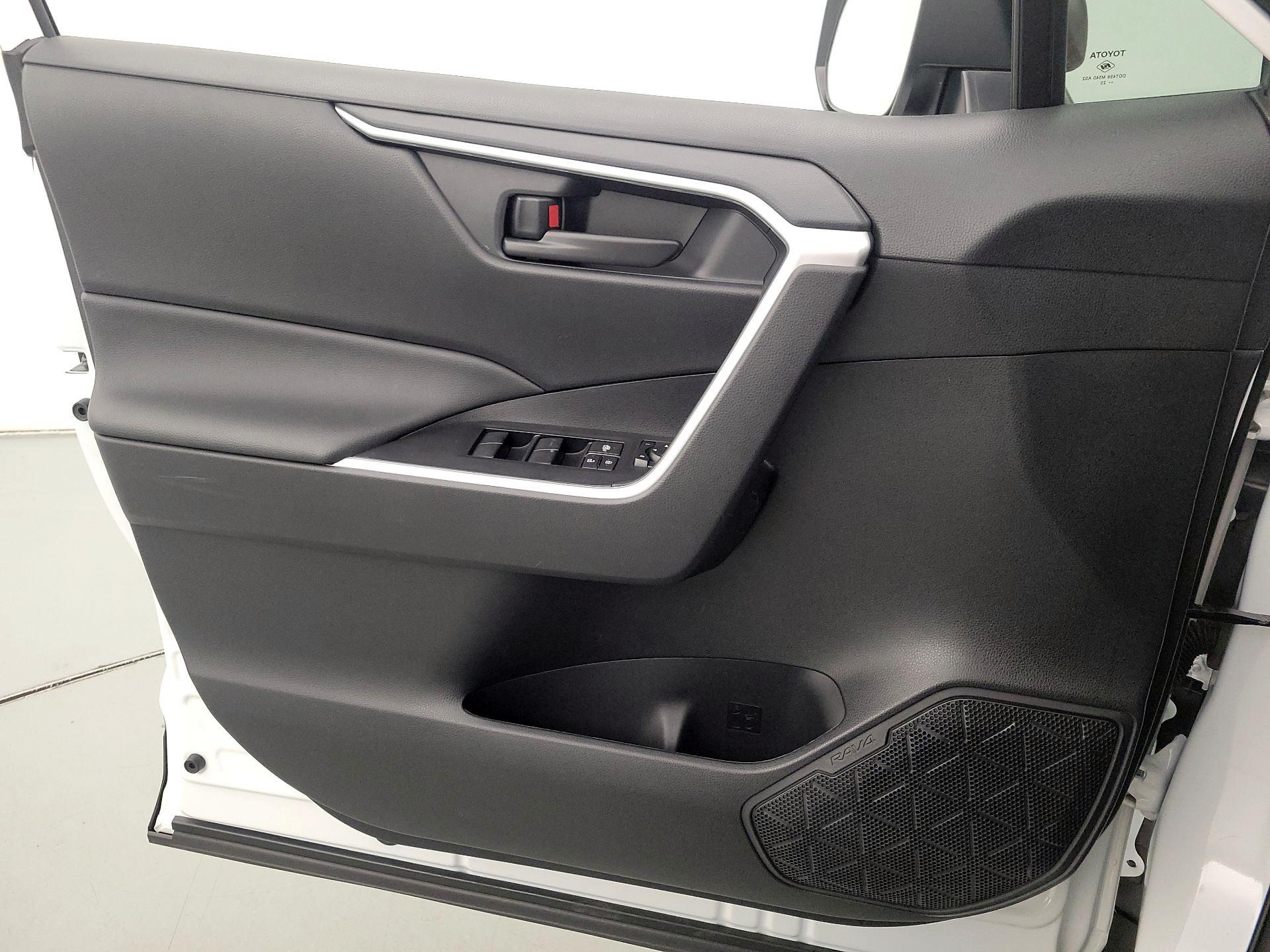 Thumbnail: 2025 Toyota RAV4 - 12