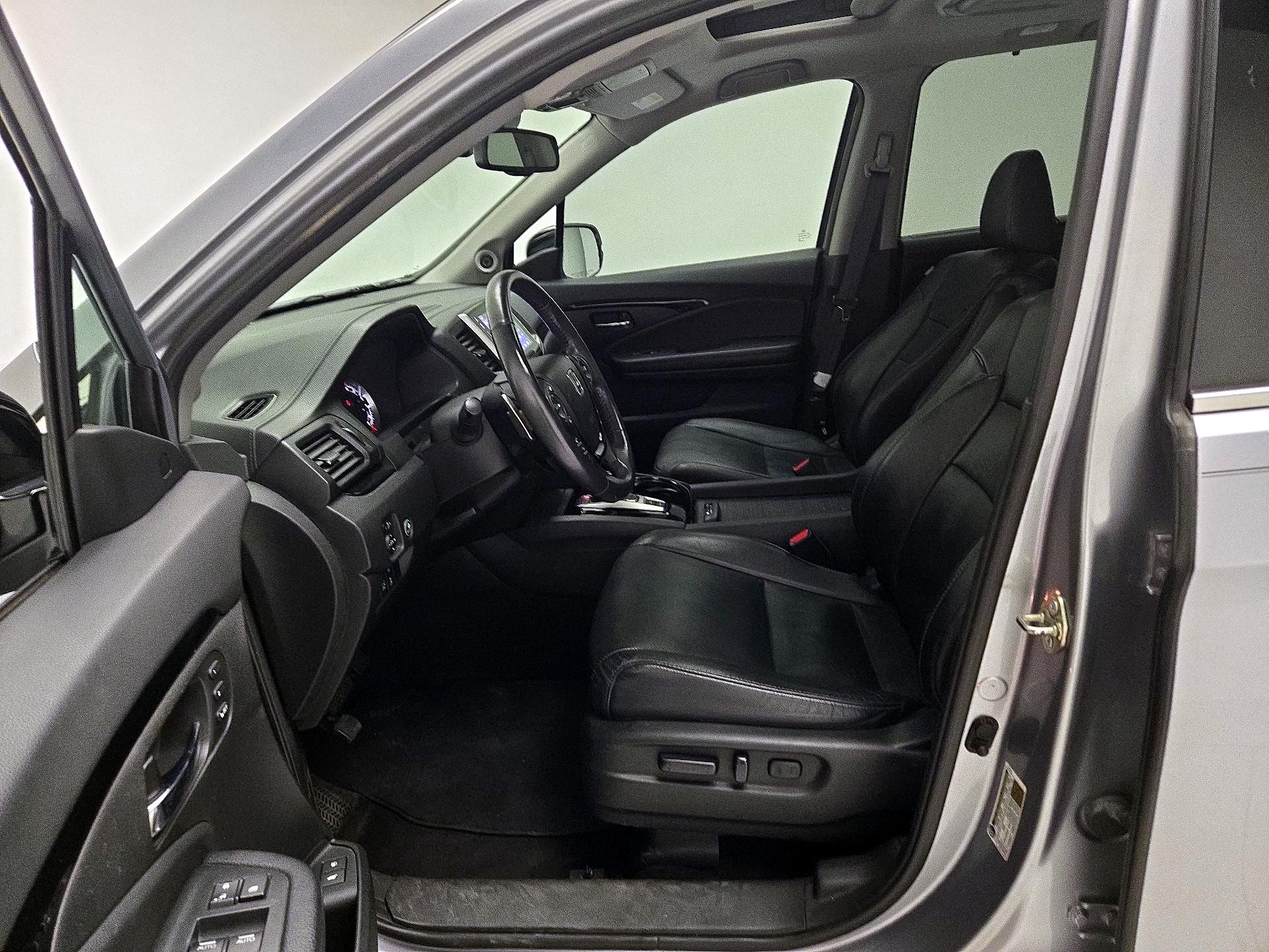 Thumbnail: 2017 Honda Pilot - 11