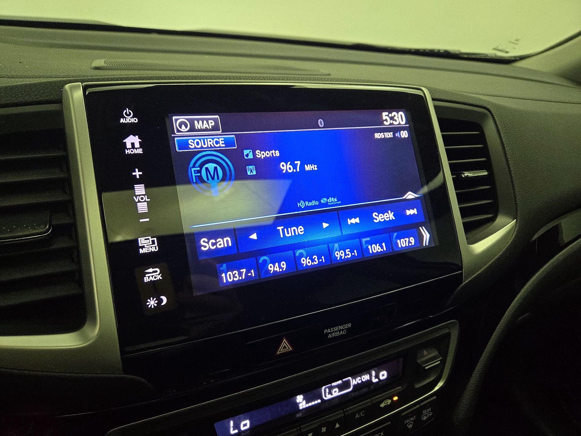 Thumbnail: 2017 Honda Pilot - 15