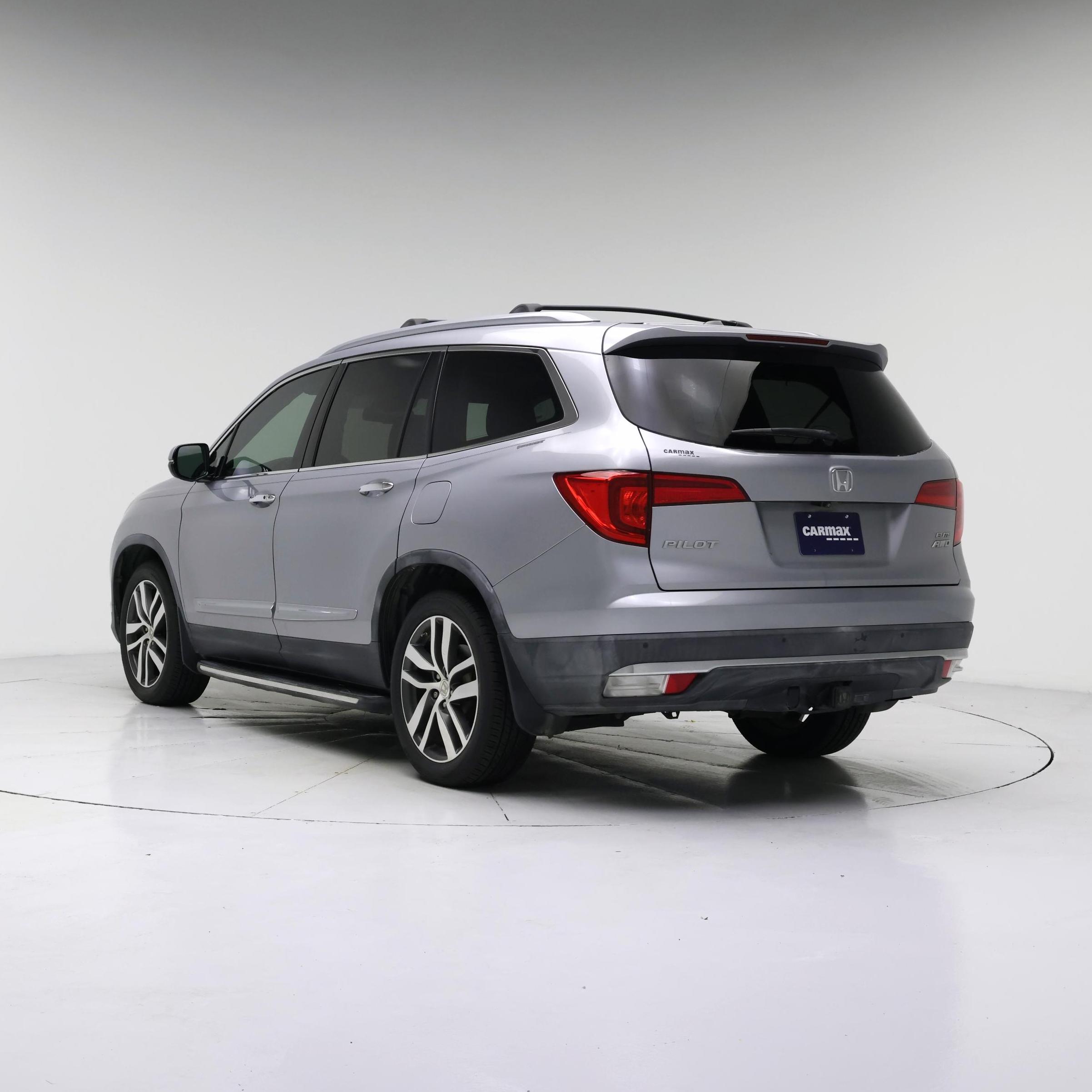 Thumbnail: 2017 Honda Pilot - 2