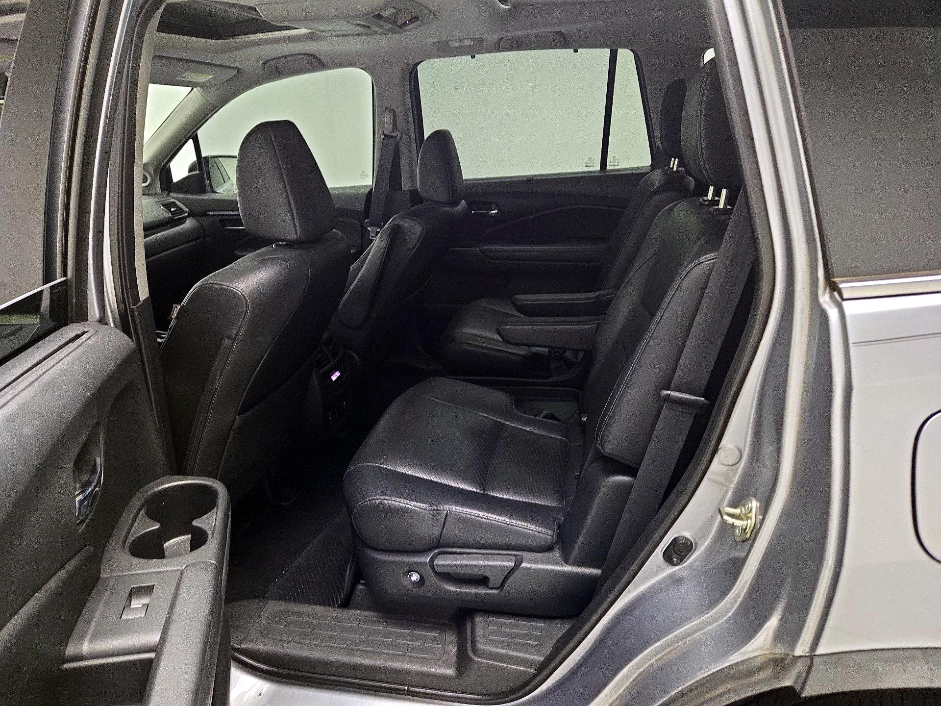 Thumbnail: 2017 Honda Pilot - 20